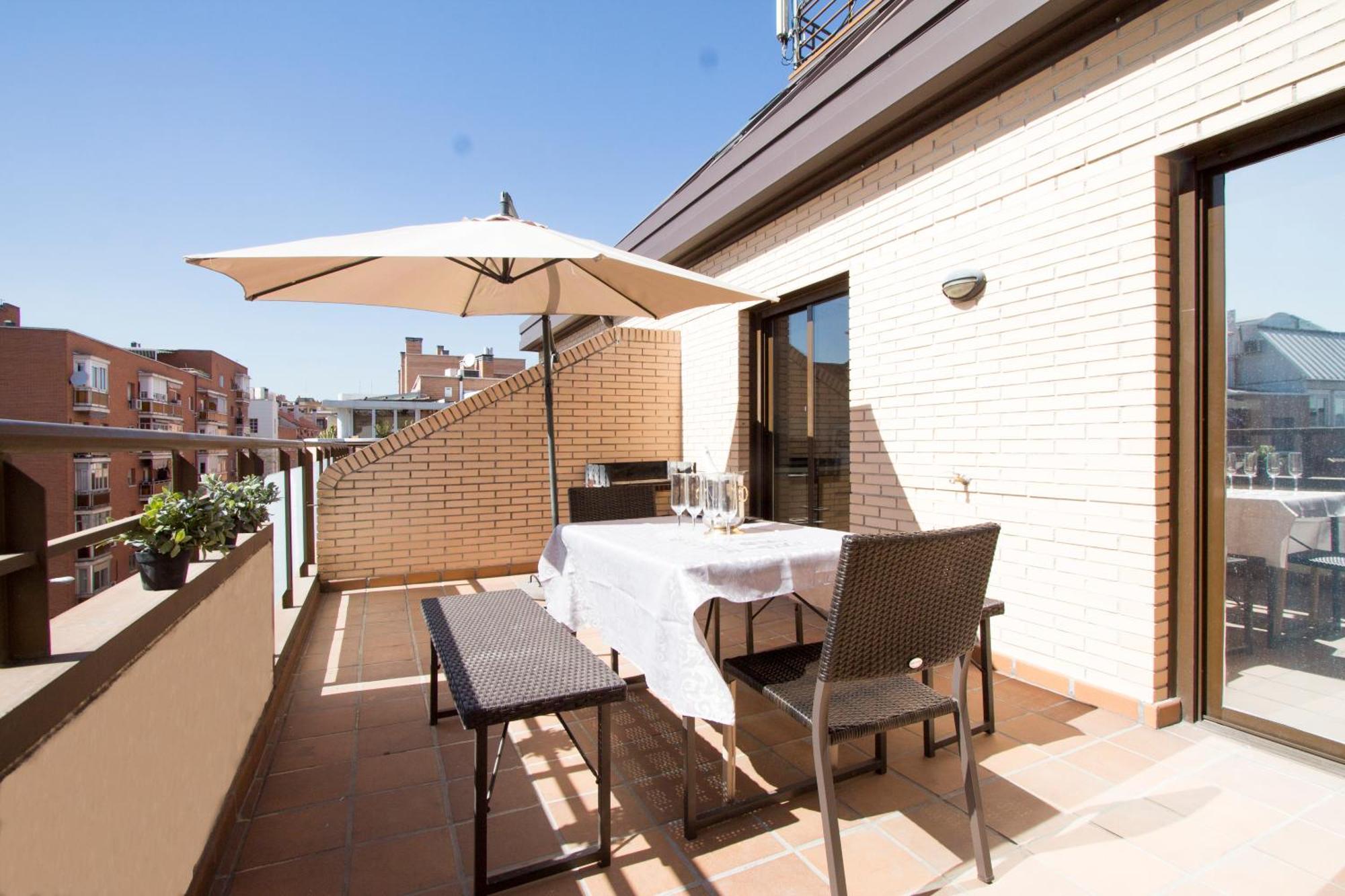 Apartamentos Adelfas Madrid Extérieur photo