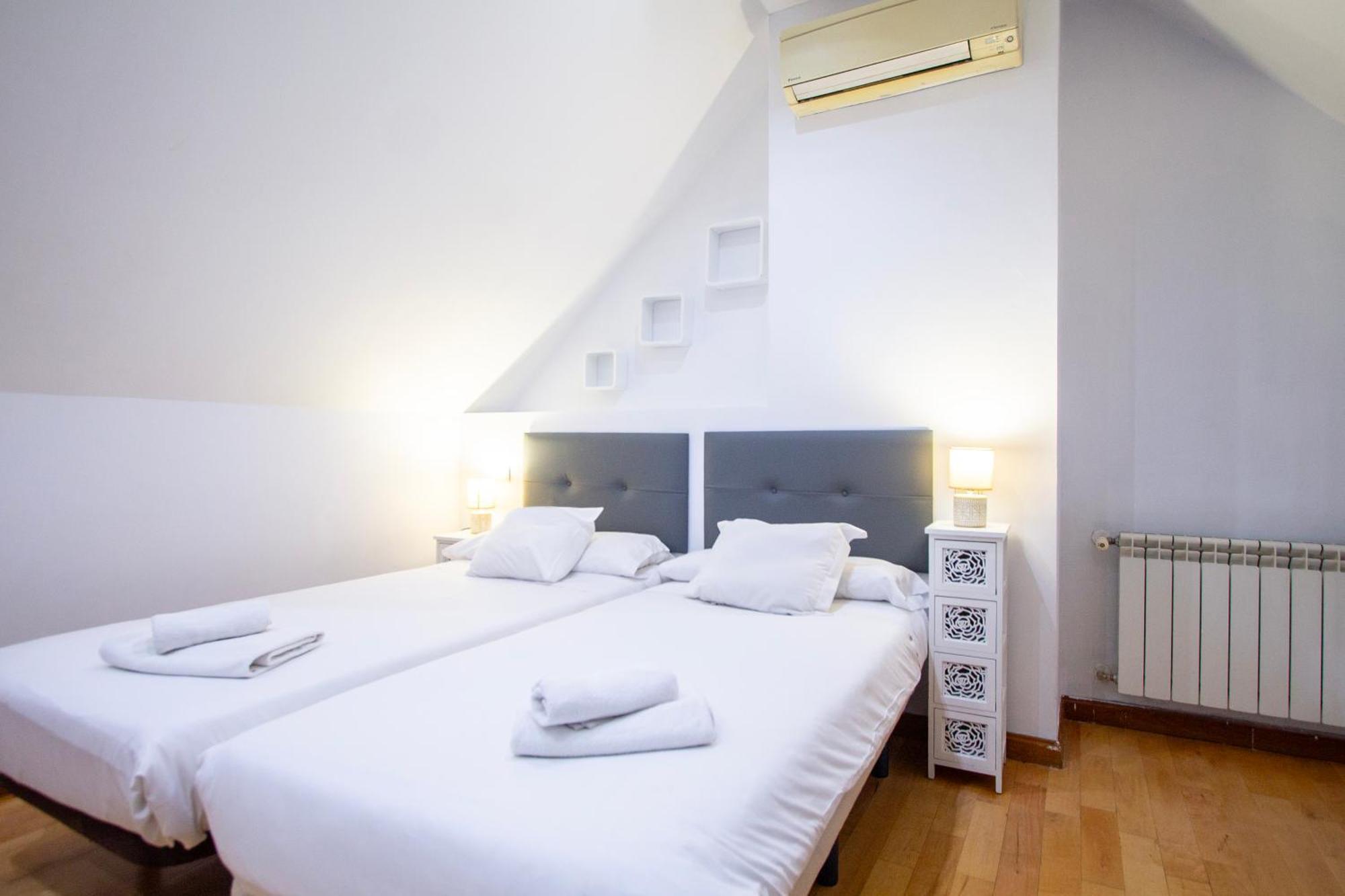 Apartamentos Adelfas Madrid Extérieur photo